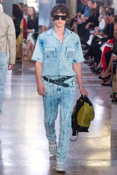 Look 42